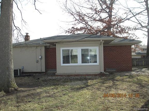 2nd image of 628 Ashburnham St