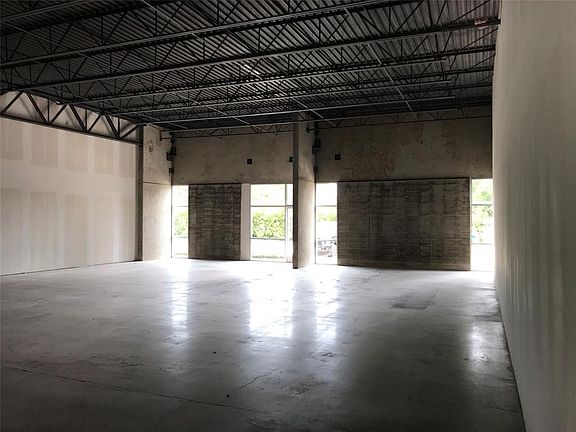 4th image of 1380 River Bend Dr #118