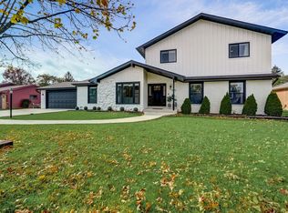 6714 Clarendon Hills Rd, Darien, IL 60561