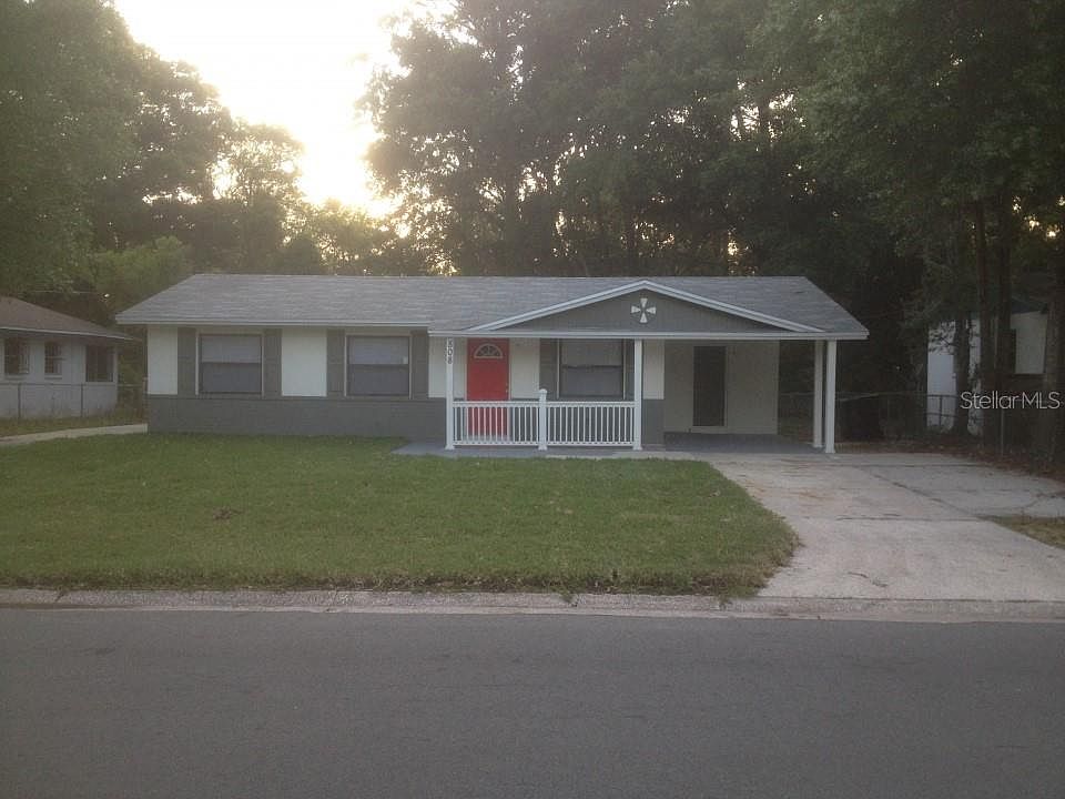 1st image of 808 SE 18th Ter