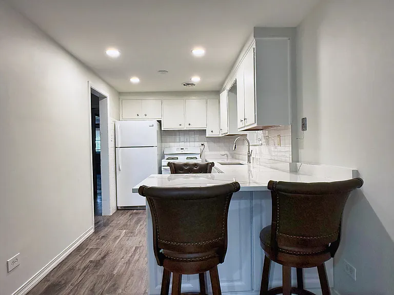 6316 W Belmont Ave — Photo 6