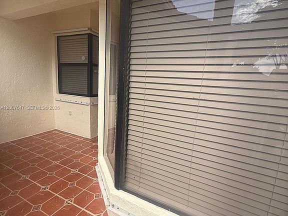 5th image of 1004 San Remo Cir