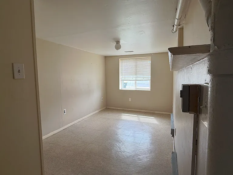 44 Madison Dr — Photo 8