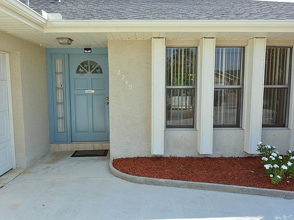 4th image of 2249 SW Halissee St