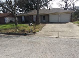 3222 Hummingbird Ln, Denton, TX 76209