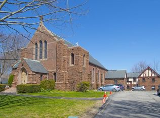1900 Commonwealth Ave, Auburndale, MA 02466
