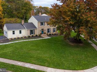 5513 Shooters Hill Ln, Fairfax, VA 22032