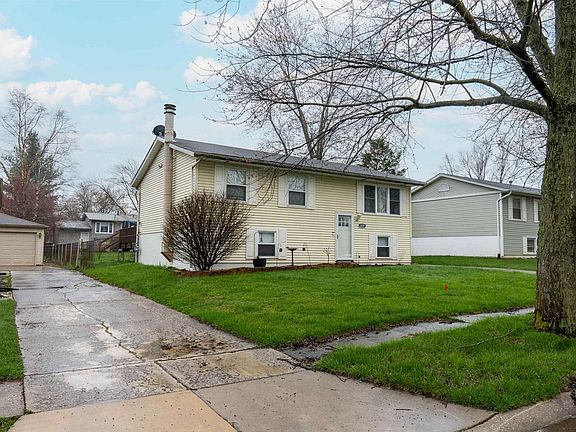 2nd image of 3229 W 75th Ln