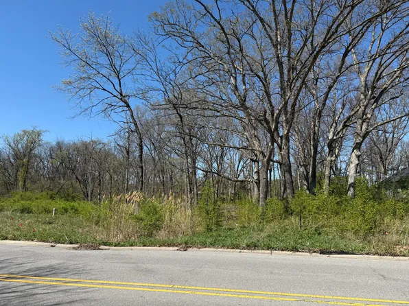 1190 Greenview Pl, Crown Point, IN 46307