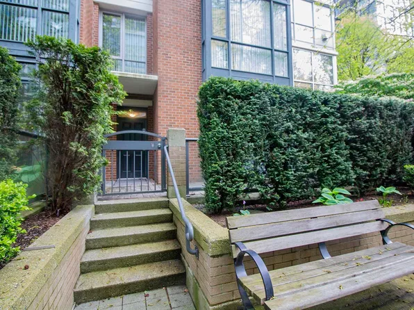 1427 W 6th Ave, Vancouver, BC V6H 4E9