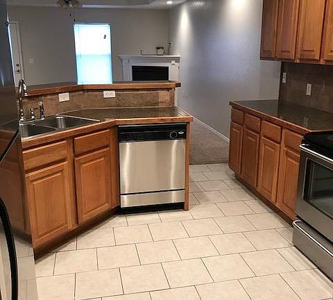 2nd image of 2120 Dove Ln #2
