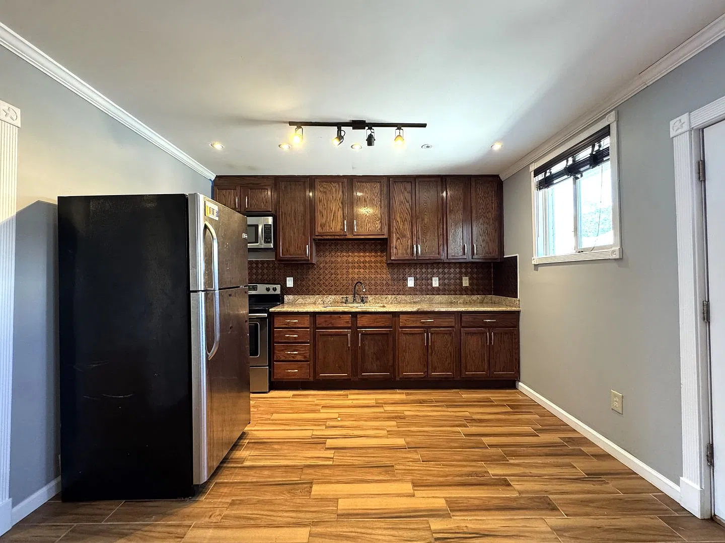 3108 Aster St — Photo 3