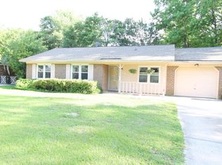 26 Lighthouse Dr, Goose Creek, SC 29445