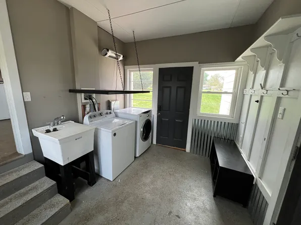 4822 E Lost Bridge Rd, Decatur, IL 62521