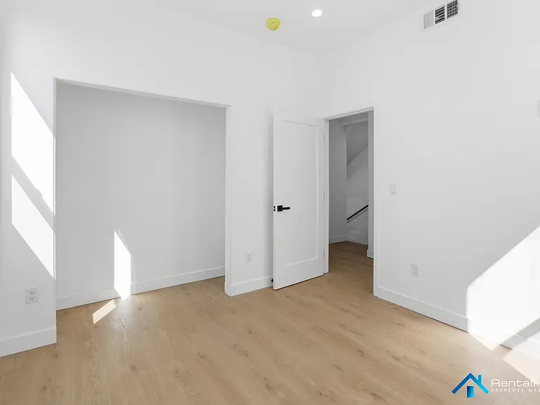 326 1/2 N La Fayette Park Pl — Photo 6
