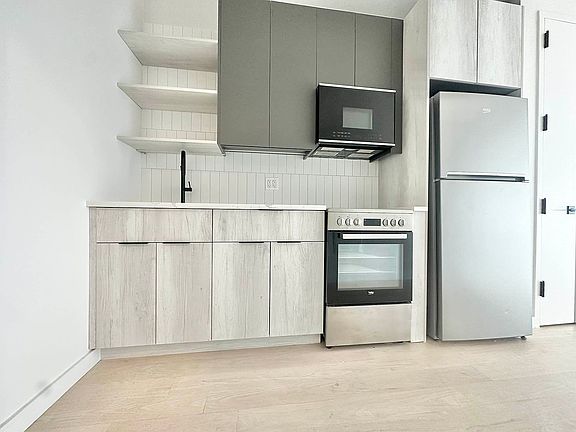 4th image of 308 Linden Blvd APT 5B