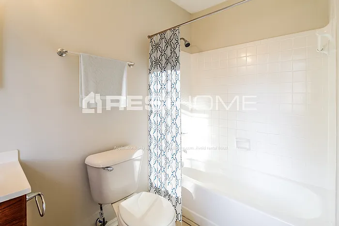 915 Mainstreet Lake Dr — Photo 12