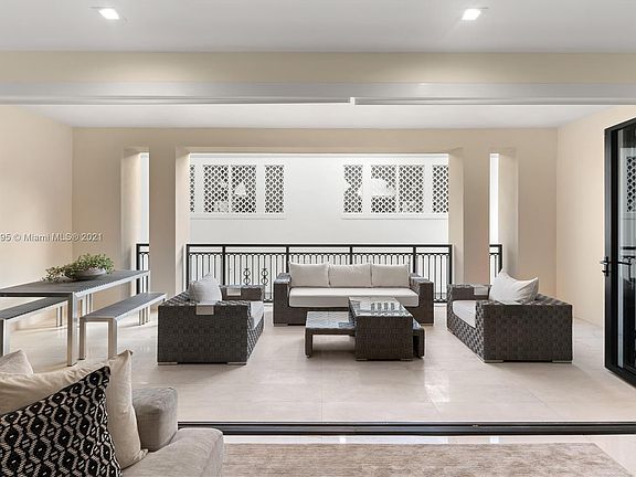 3rd image of 718 Valencia Ave #205