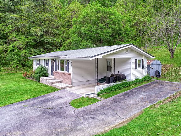5th image of 938 Independence Dr W