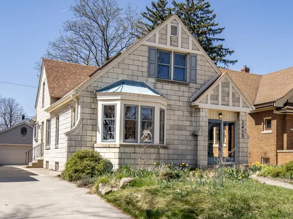 2453 North 66th STREET, Wauwatosa, WI 53213