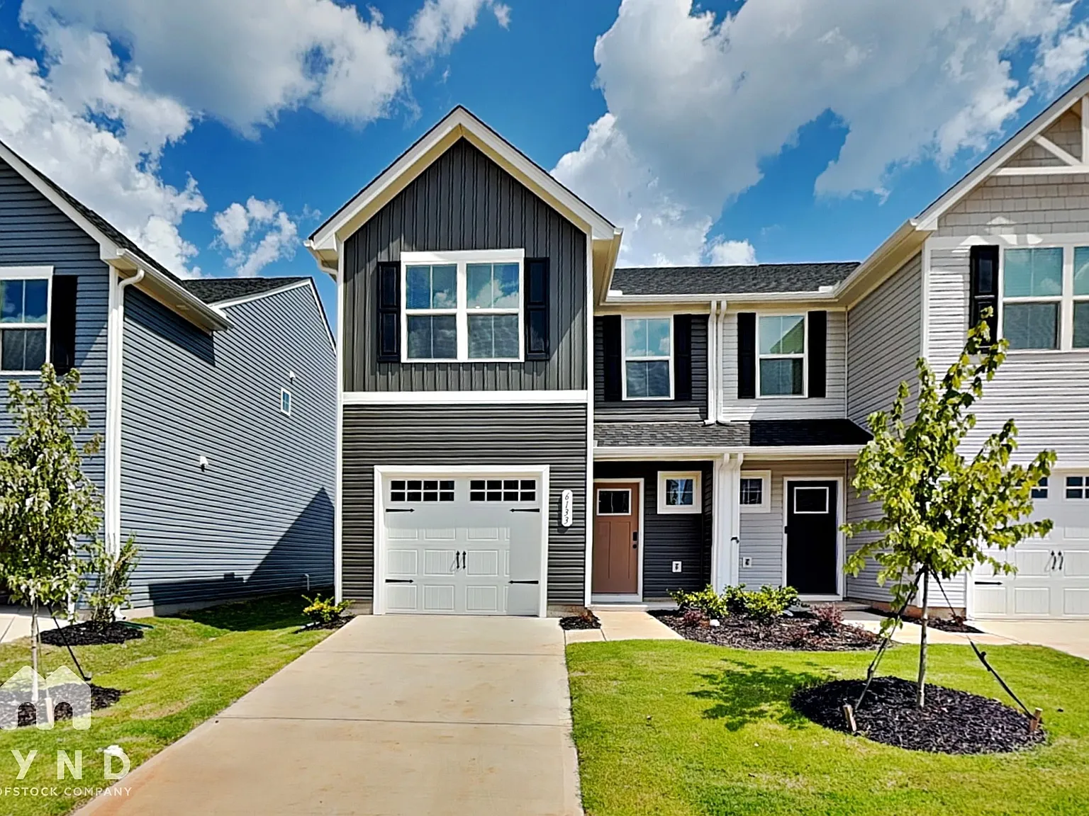 3 bed, 2.5 bath, 1430 sqft, $1,995 — Photo 1