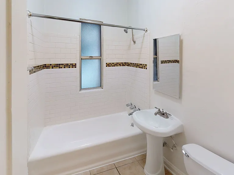 Chateau Hollywood — Photo 34