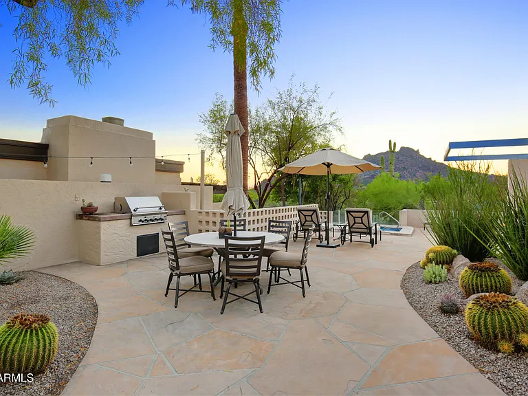 1049 N Boulder Dr — Photo 42