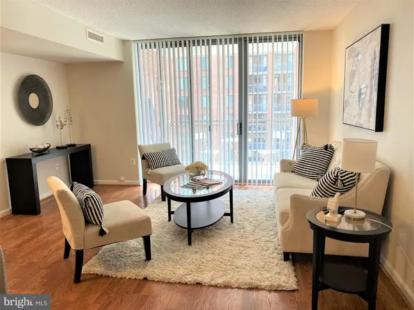 11710 Old Georgetown Rd APT 628, North Bethesda, MD 20852