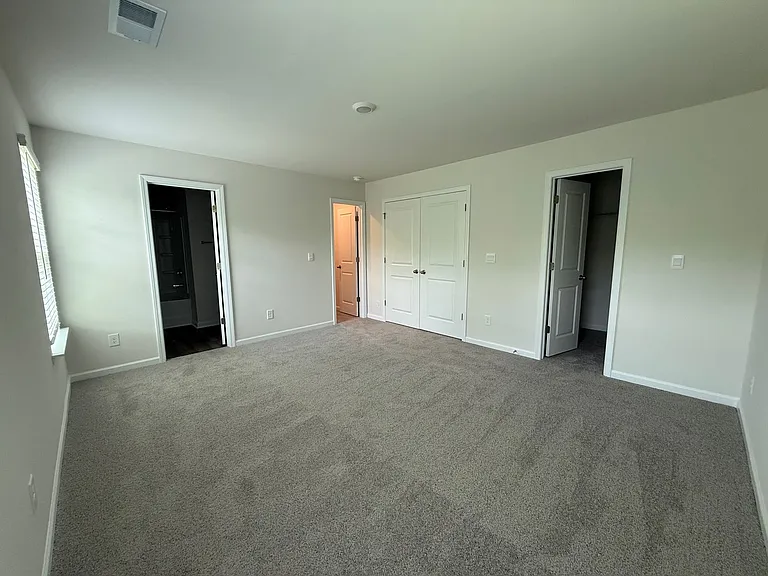 1608 Secrest Commons Dr — Photo 17