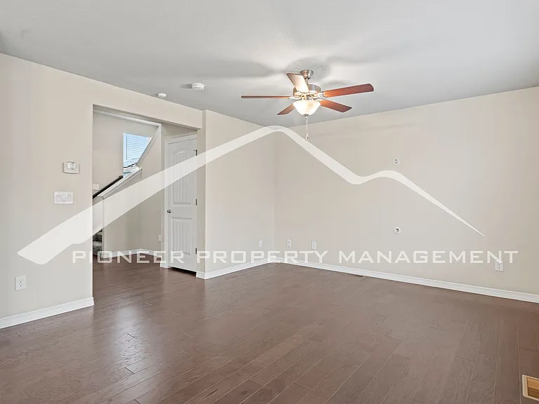 10938 Clarion Dr — Photo 6