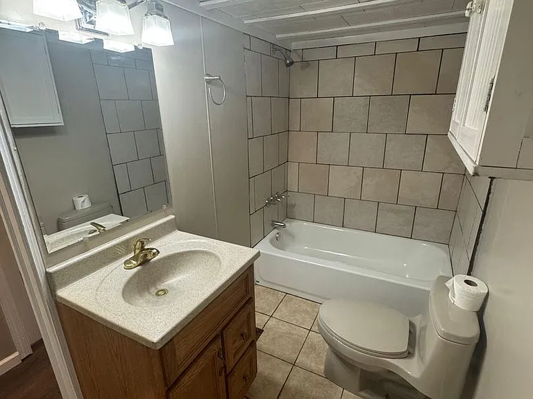 291 Maryland Ave — Photo 15