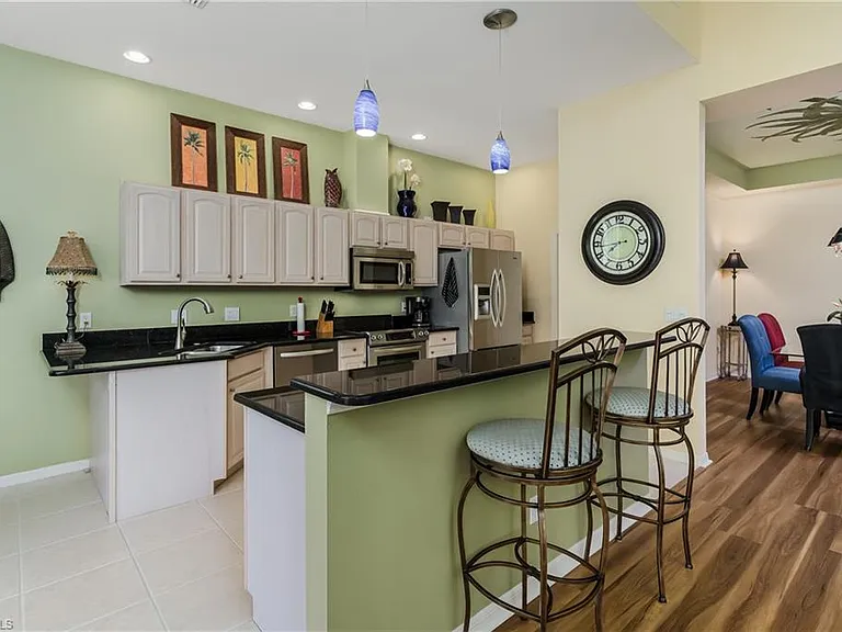 28460 Highgate Dr — Photo 17
