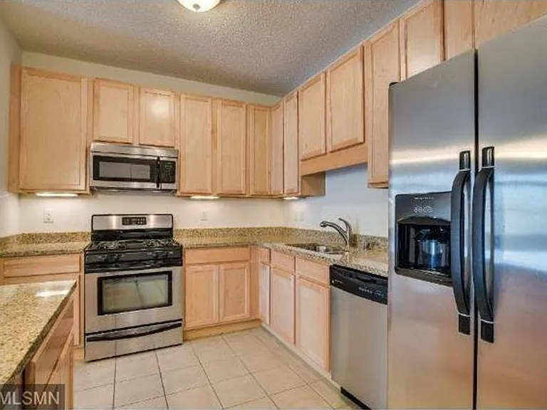 619 8th St SE #309 — Photo 2