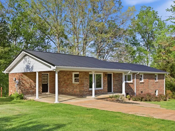 1416 Oakmont Cir, Centerville, TN 37033