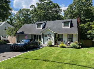51 Semon Rd, Huntington, NY 11743