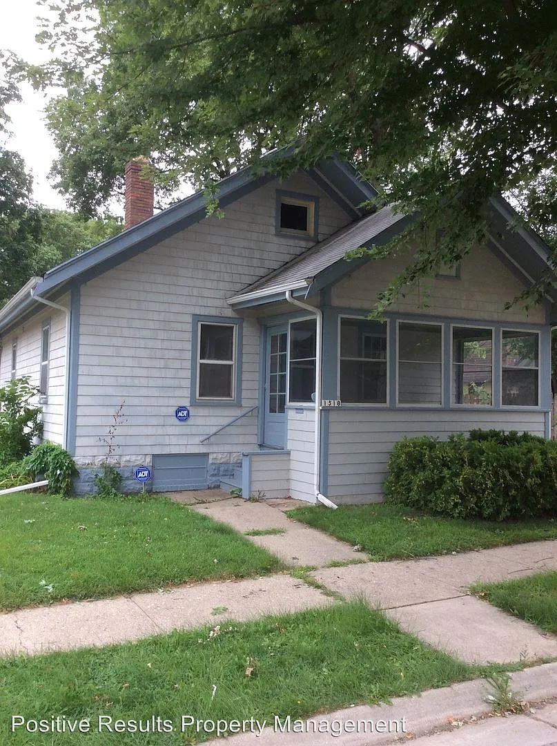 1518 Quincy St photo 1