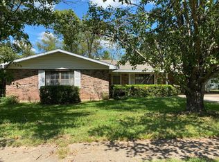 5604 Ursuline Dr, Alexandria, LA 71301