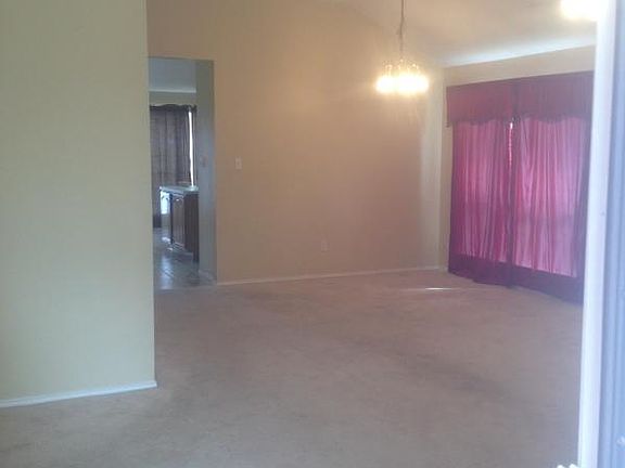 4th image of 2800 Bent Brook Dr