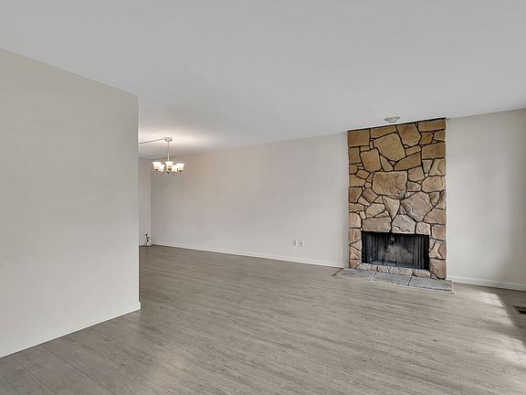5th image of 5067 34th St NE