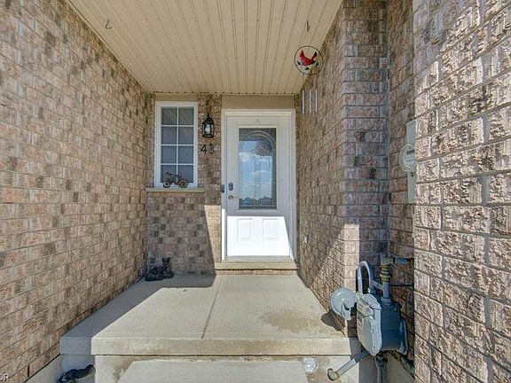 4th image of 43 Chester Dr
