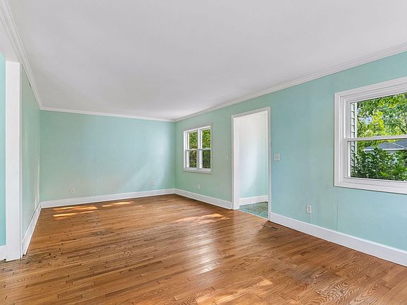 3rd image of 4214 Alabama Ave S