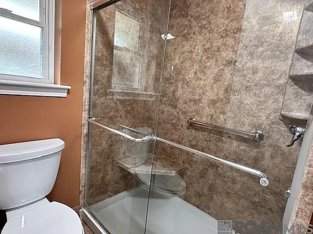5840 Parkforest Dr — Photo 16