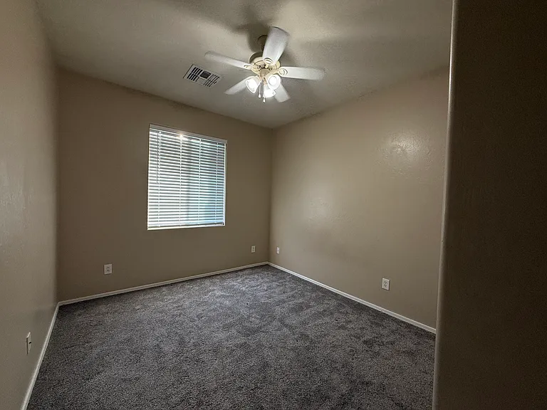 7711 S 68th Dr — Photo 24