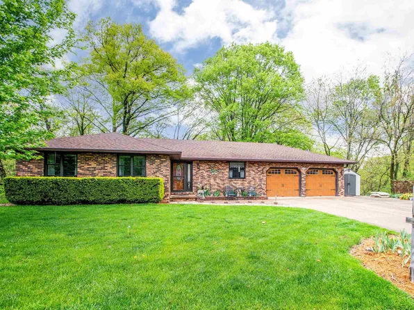 515 W Timber Ridge Dr, Peoria, IL 61615