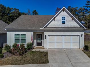 207 Pelfrey Trce, Ball Ground, GA 30107