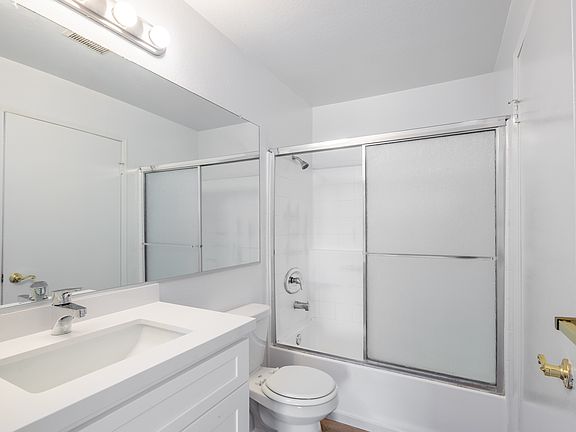 3rd image of 5257 Willowcrest Ave