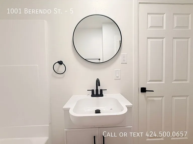 1001 N Berendo St #5 — Photo 10