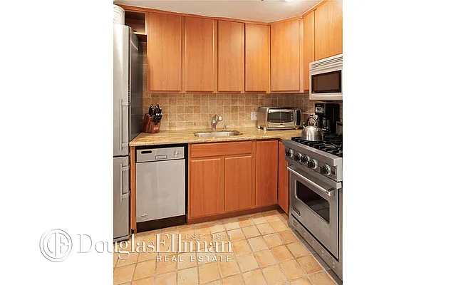 Sold by Douglas Elliman | media 18