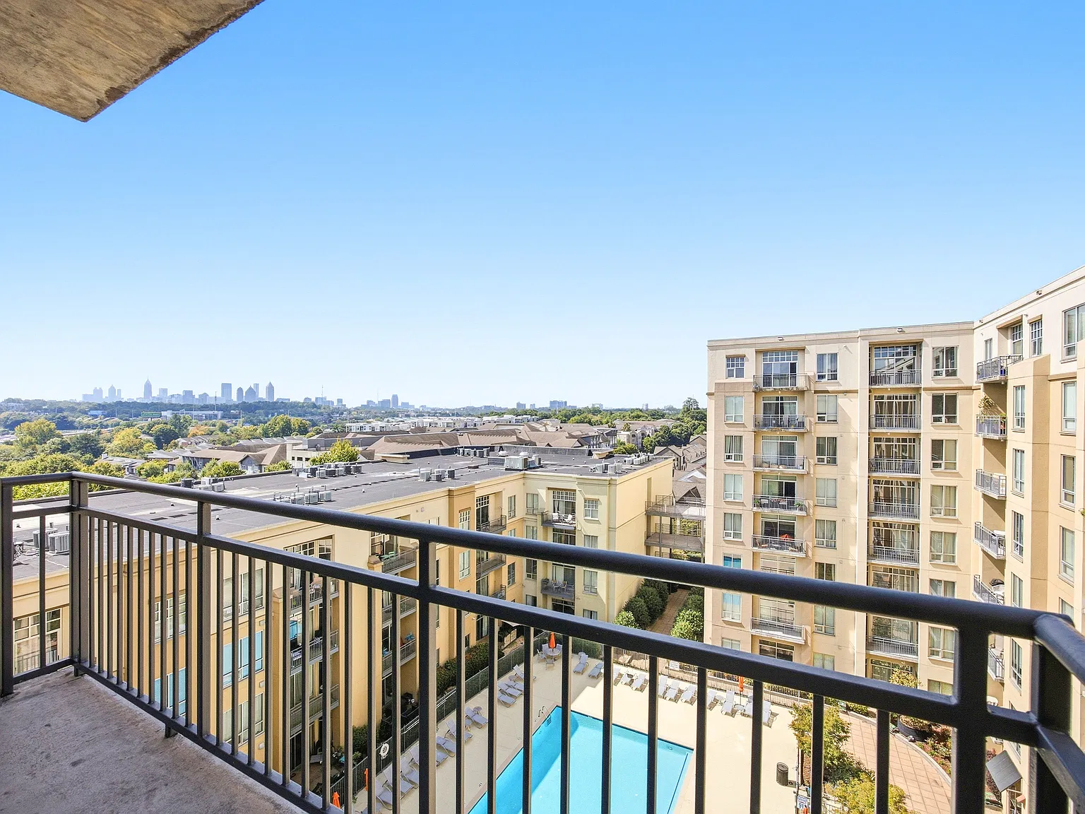 711 Cosmopolitan Dr — Photo 2