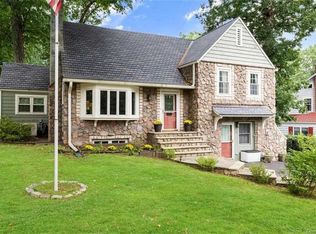 1 Reigate Pl, Suffern, NY 10901